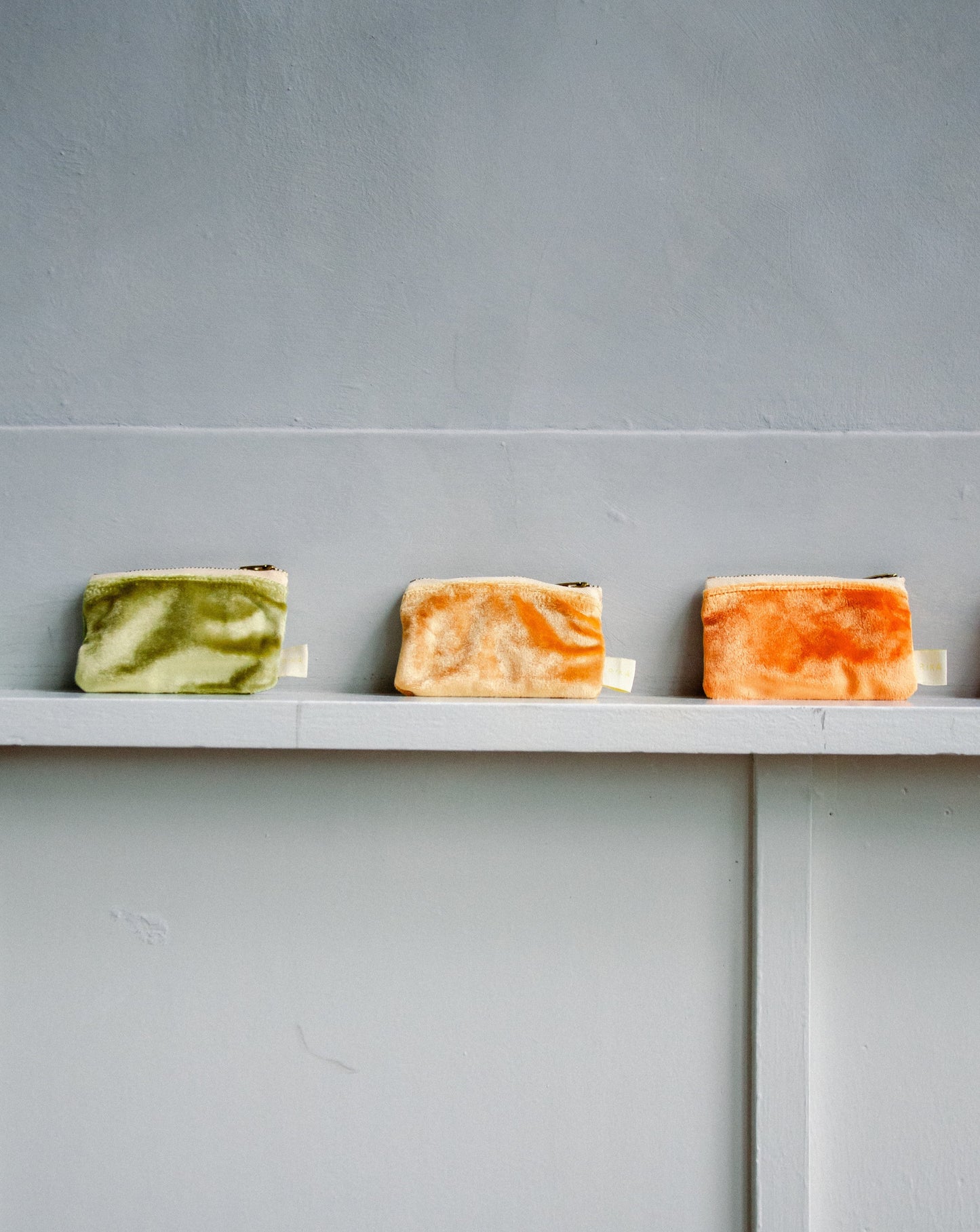 GLOW - Lined Velvet Zipper Pouch