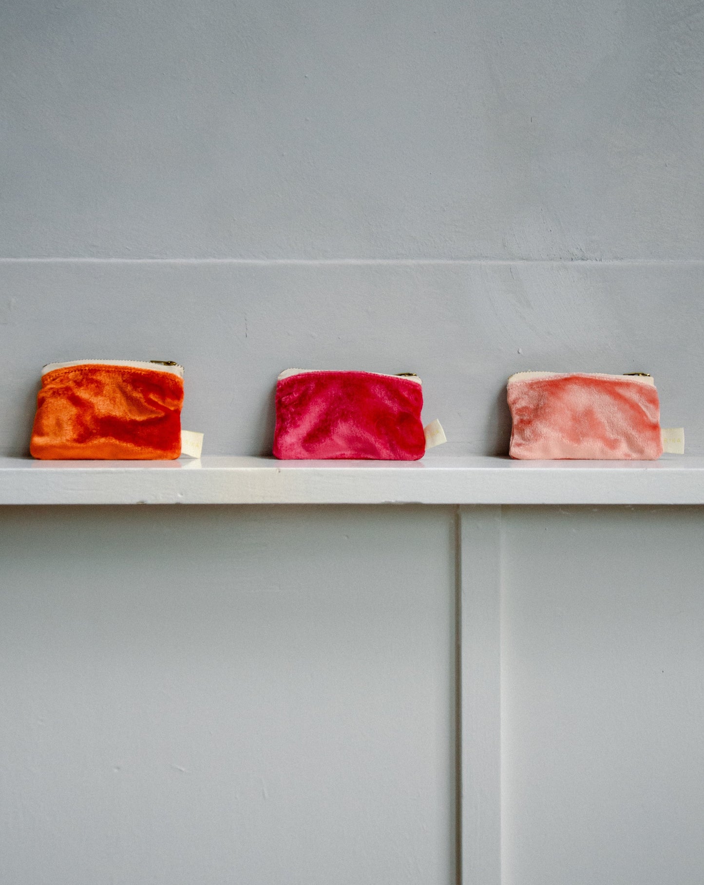ARTIST - Lined Velvet Zipper Pouch