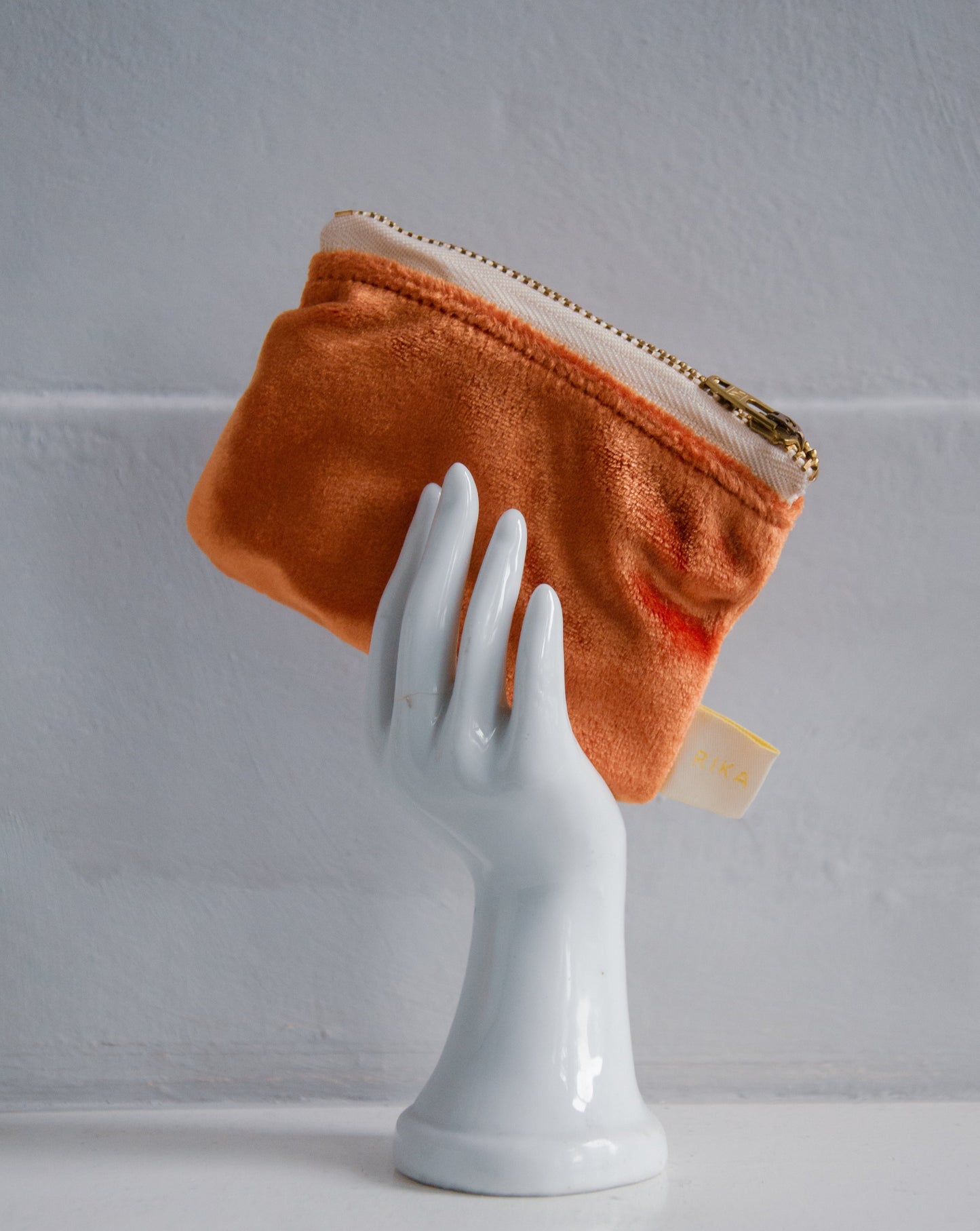 ARTIST - Lined Velvet Zipper Pouch
