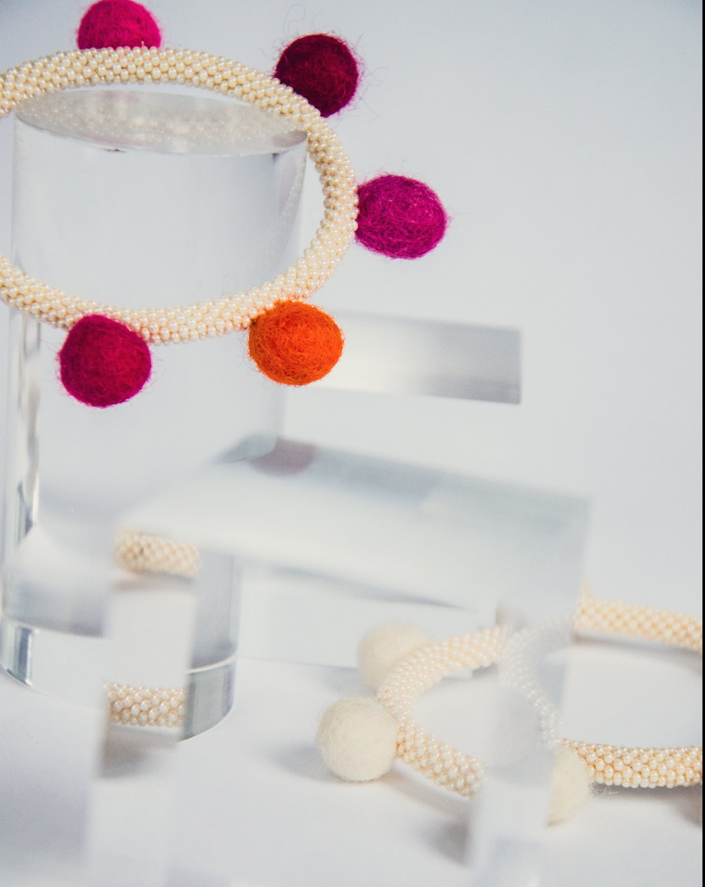 EIGHT WINDS - Bracelet in Reds